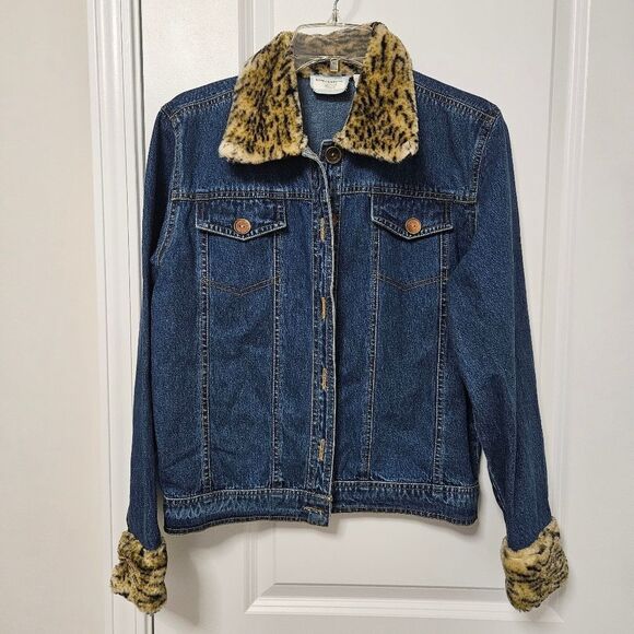 Jackets & Blazers - Faux Leopard Ikon Clothing Jean Jacket Women's Small Fur Collar Cuffs Buttons